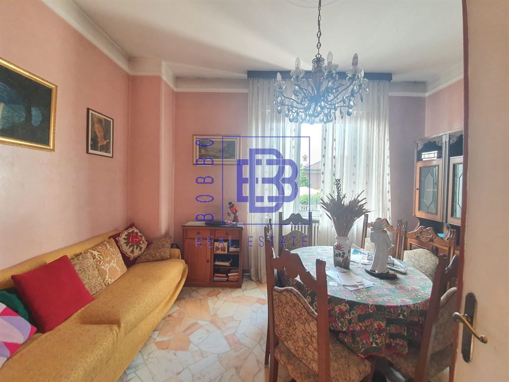 Villa Bifamiliare con giardino